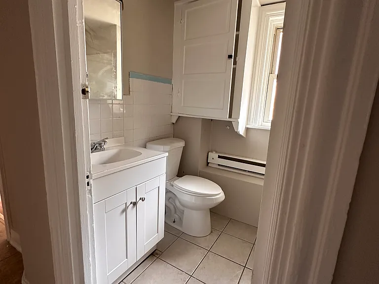 922 W Walnut St #2 — Photo 7