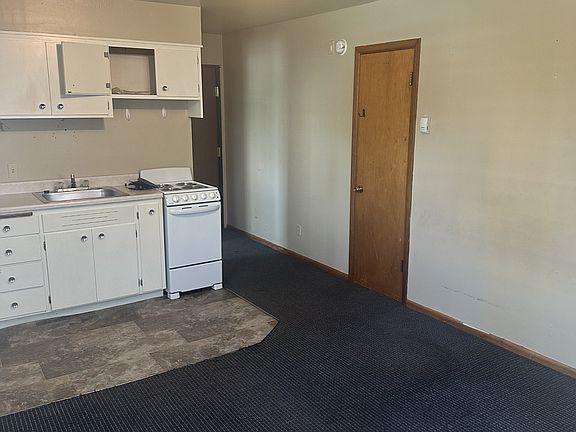 3rd image of 510 8th St S #7