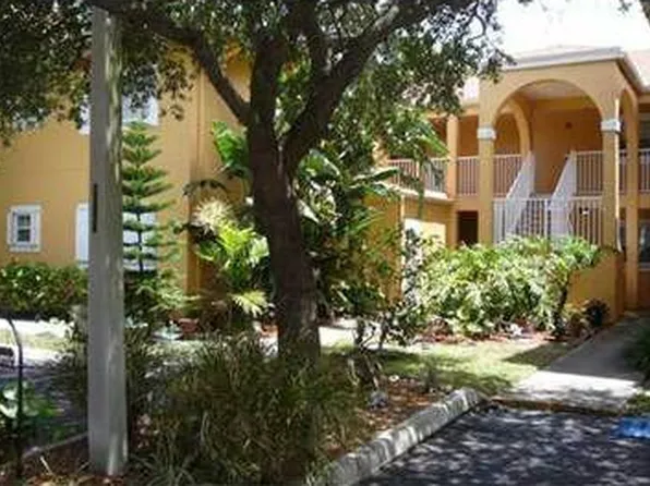 421 SE 10th St #202, Dania Beach, FL 33004