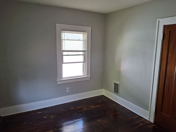 5th image of 51 Ellicott St