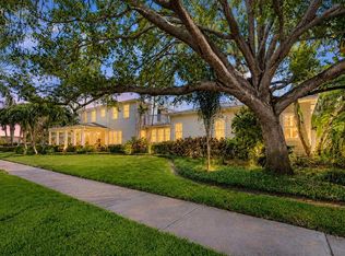 556 21st Ave NE, Saint Petersburg, FL 33704