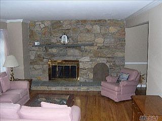 3rd image of 54 Gilbert St