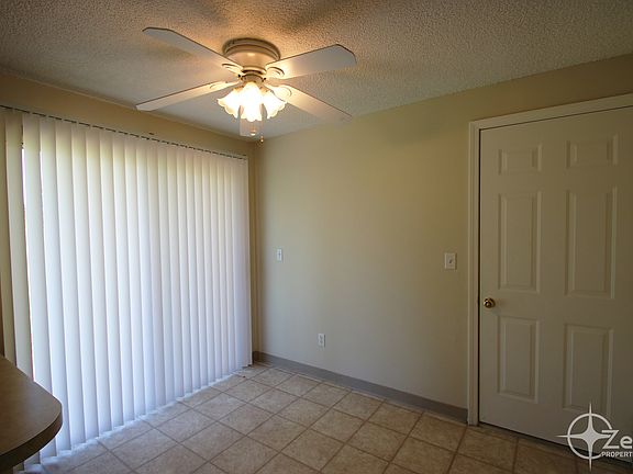 5th image of 608 NE 122nd Ave
