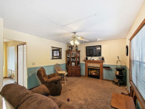 5th image of 218 Drummond Dr