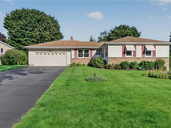 60 Birchwood Dr, Johnston, RI 02919