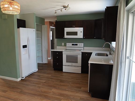 4th image of 2269 Whitewood Ave