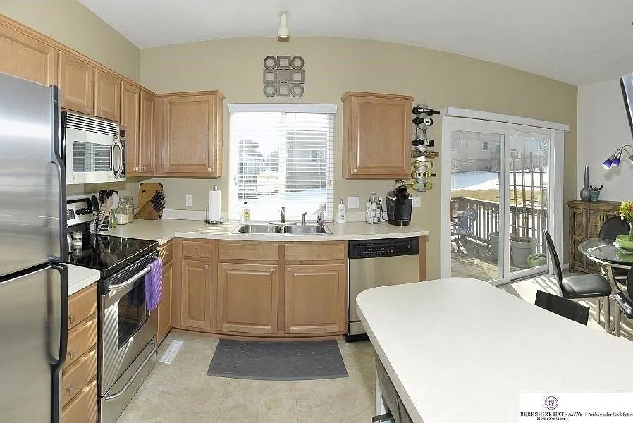 15309 Camden Ave — Photo 2