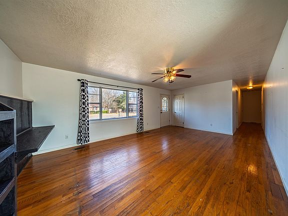 5th image of 713 Circle Dr