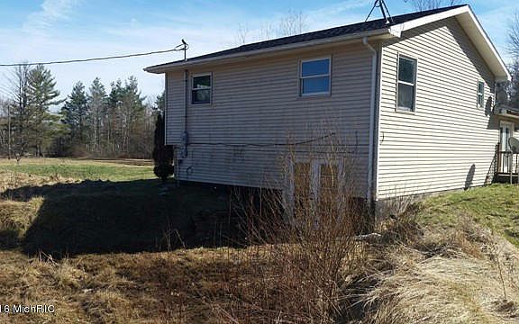 3rd image of 19440 69th St
