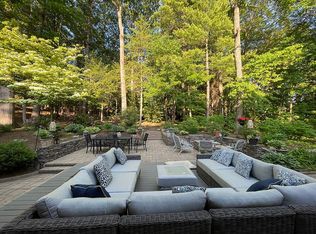 26 Hobart Rd, Wellesley, MA 02482