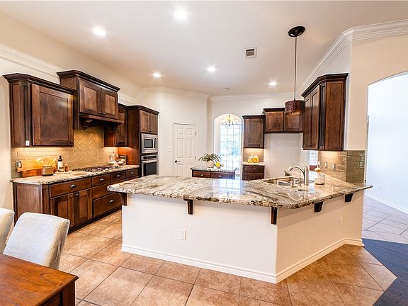 4th image of 3200 Walnut Creek Ct
