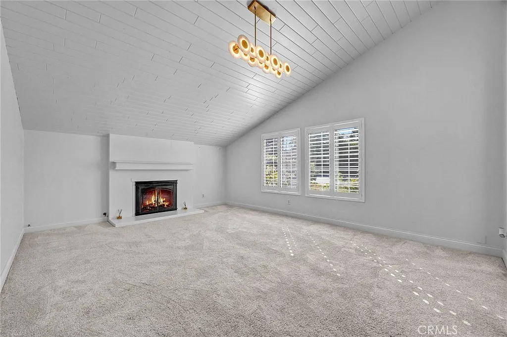 3 bed, 2.5 bath, 1950 sqft, $7,500 — Photo 3