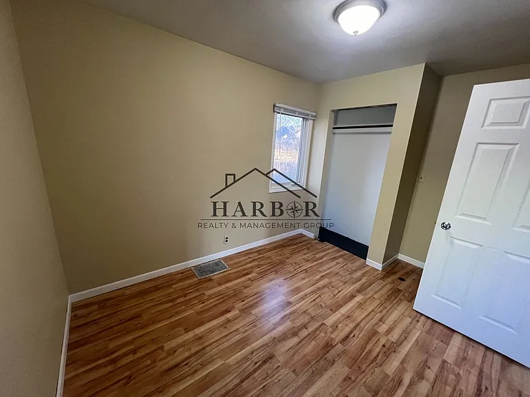 804 12th Ave SW — Photo 7