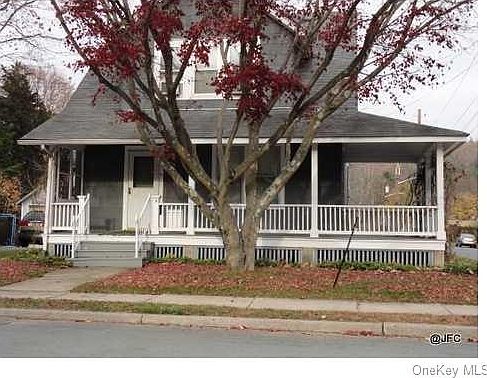 4th image of 9 Reservoir Ave