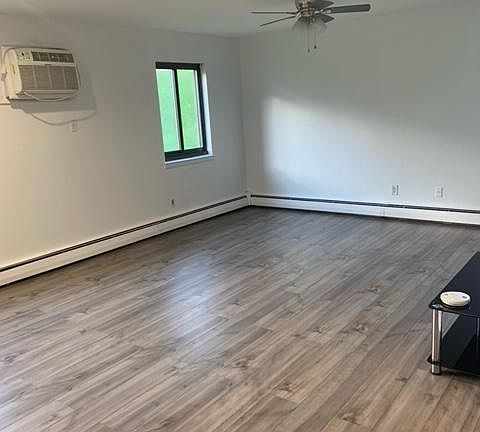 5th image of 9 Charles Ln APT 1E