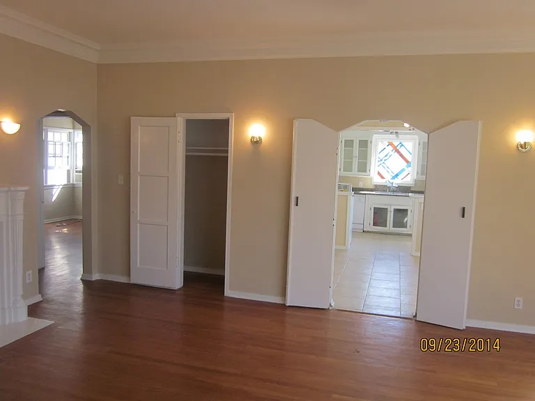 624 N Sycamore Ave — Photo 2