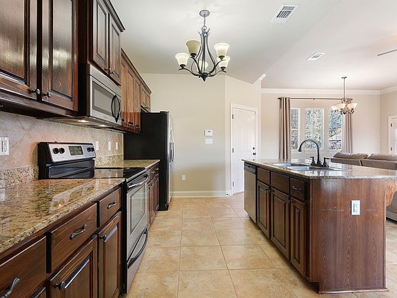 5th image of 1502 S Sanctuary Ave