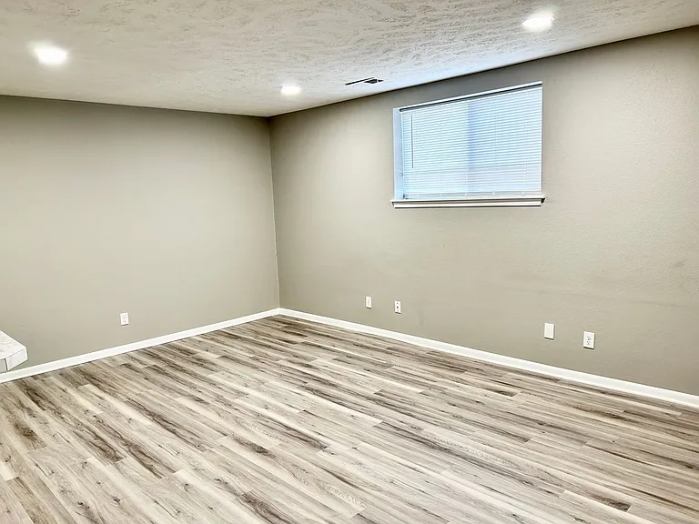 4813 Underwood Ave #4815 — Photo 6