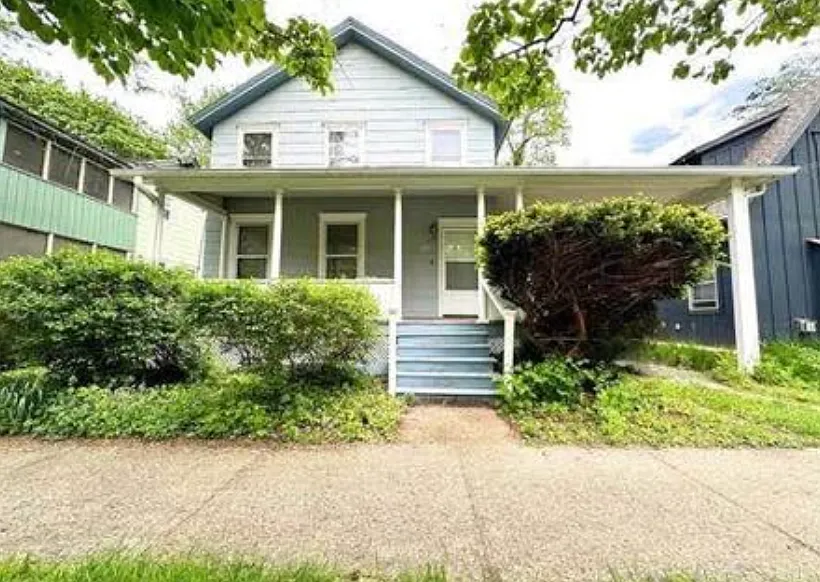 Building Photo - 207 Auburn St #3