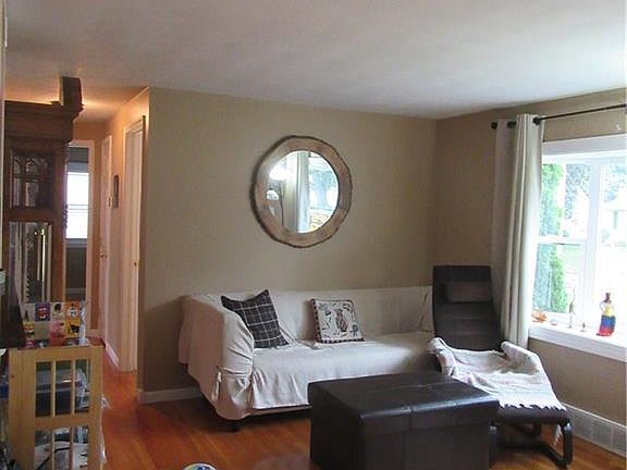 5th image of 216 Lynnhaven Dr