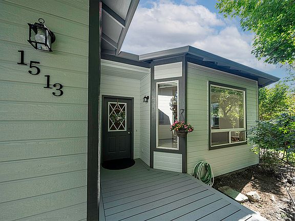 3rd image of 1513 Lithia Way