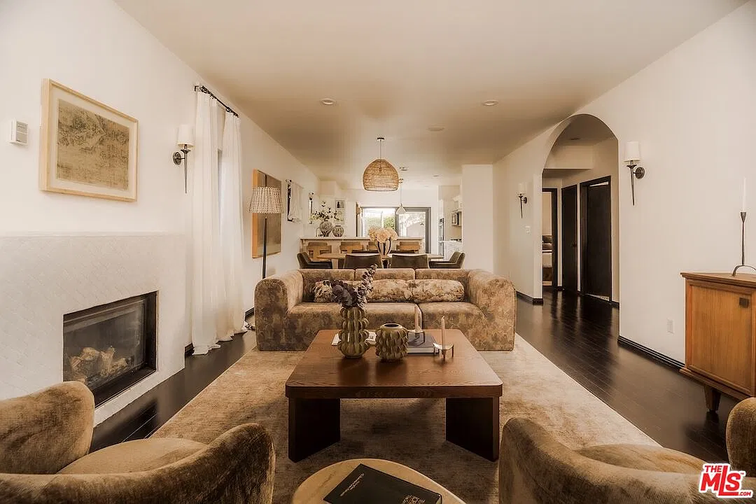 4 bed, 3.0 bath, 2844 sqft, $12,000 — Photo 3