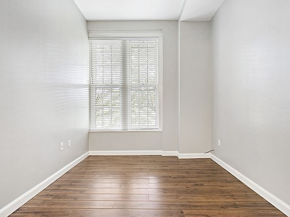 4th image of 1052 S Kingshighway Blvd #D