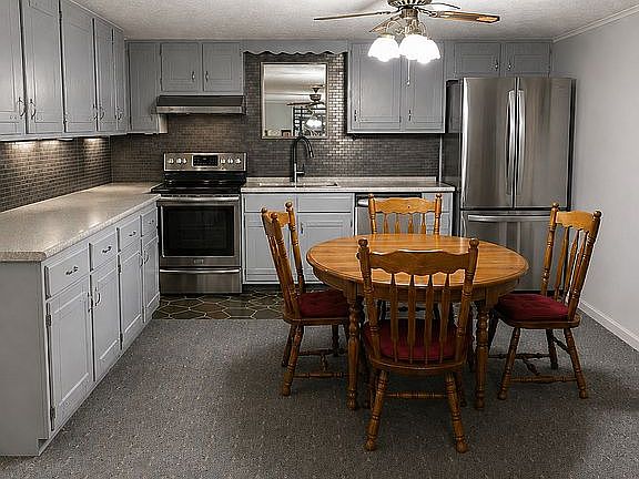 5th image of 1015 Pratt Ave