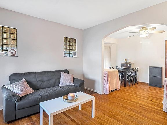 3rd image of 9700 Sterling Pl
