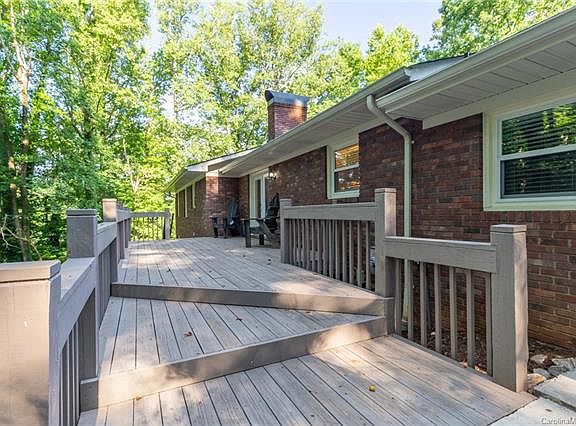5th image of 1479 Kennedy Dr