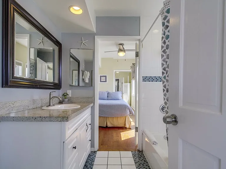 824 Ostend Ct — Photo 17