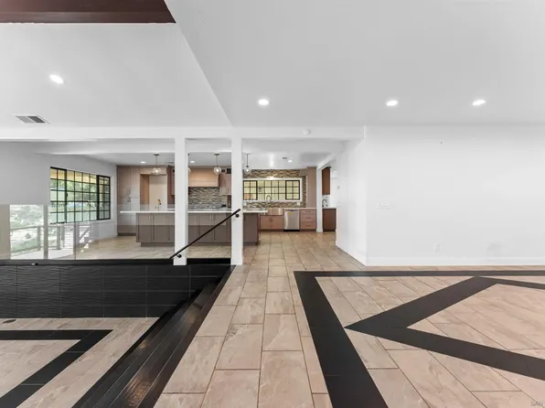 3006 Skycrest Dr, Fallbrook, CA 92028