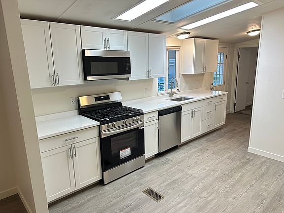 3rd image of 748 W Monte Blanco Dr #10