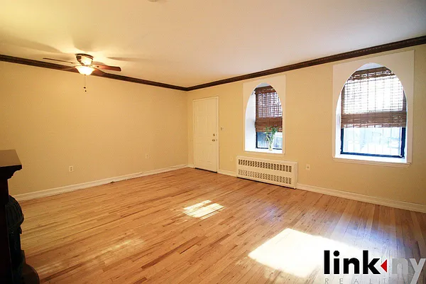 Rented by Link NY Realty | media 18