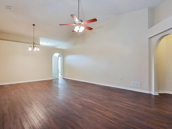 4th image of 792 Lake Doe Blvd
