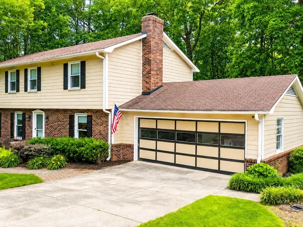 264 Heathwood Dr, Spartanburg, SC 29307