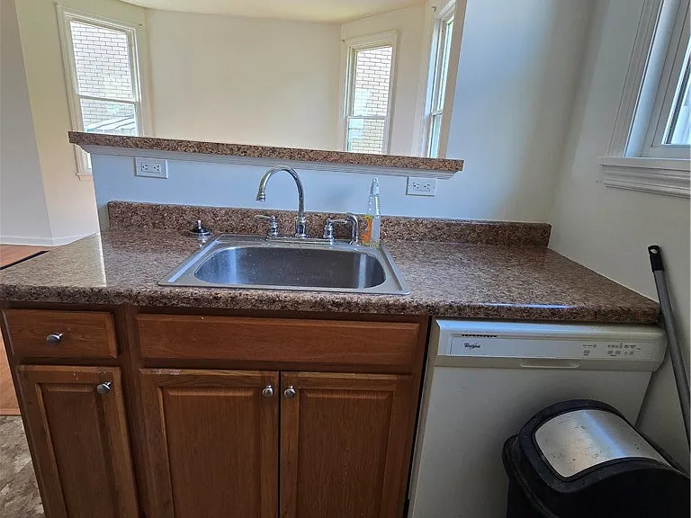 1602 Fallowfield Ave — Photo 14