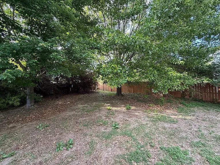 2113 Trefoil Ln — Photo 23