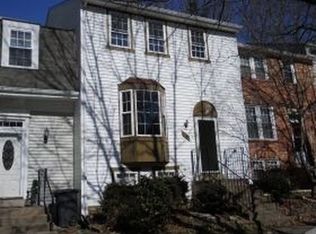 10062 Chestnut Wood Ln, Burke, VA 22015