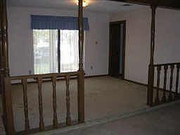 2nd image of 2422 Meadow Way Dr