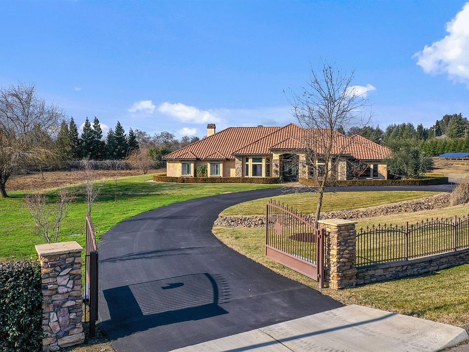 1st image of 10423 Carmel Ct