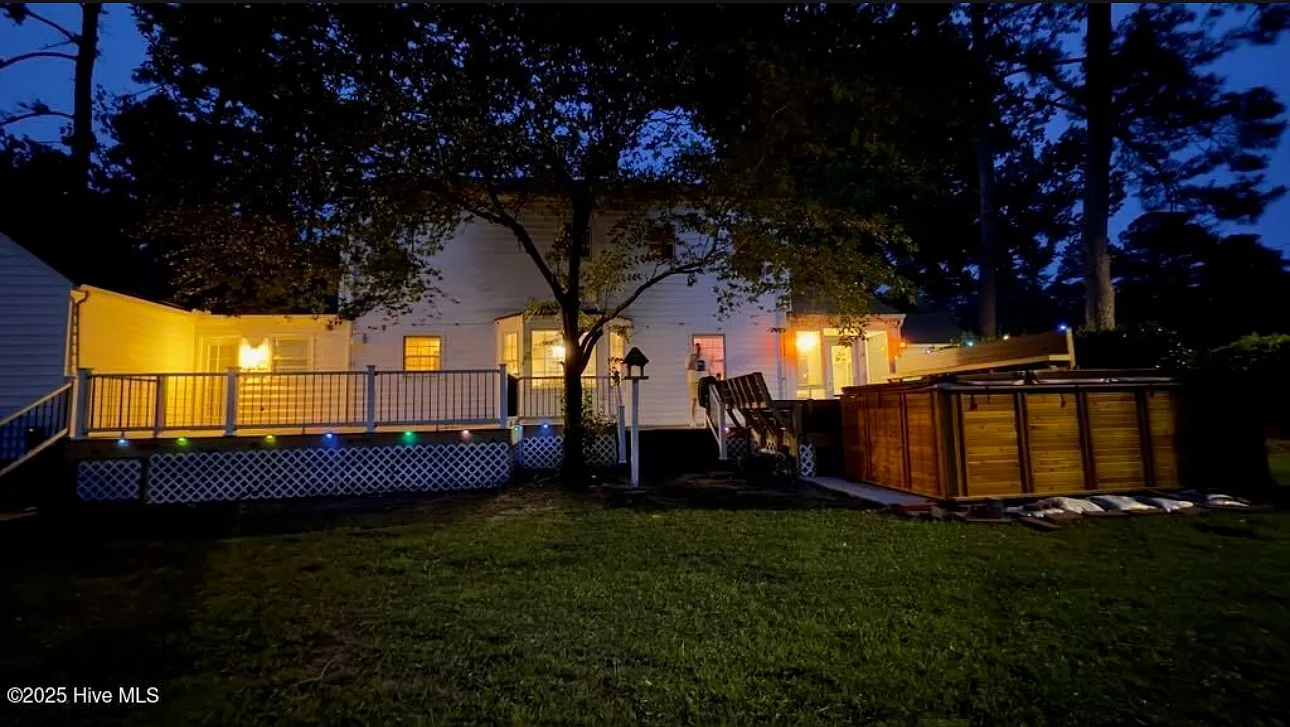 4 bed, 2.5 bath, 2345 sqft, $2,899 — Photo 2