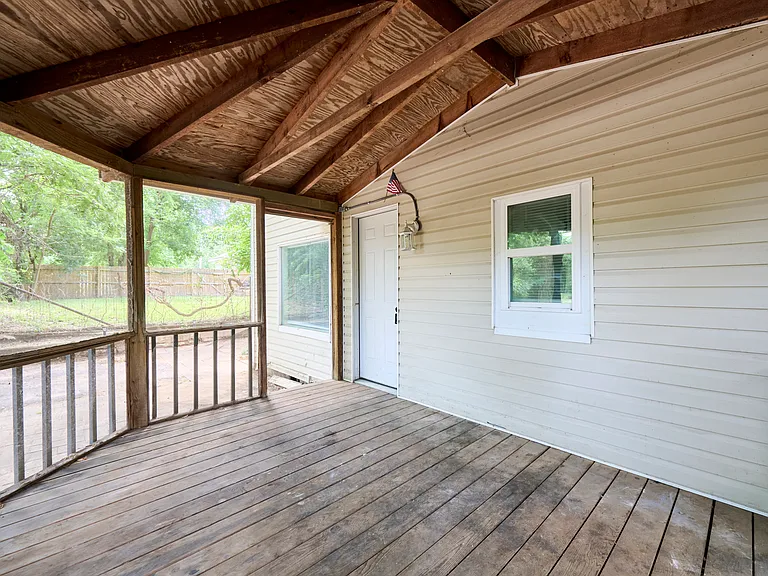 806 N Union Ave — Photo 4