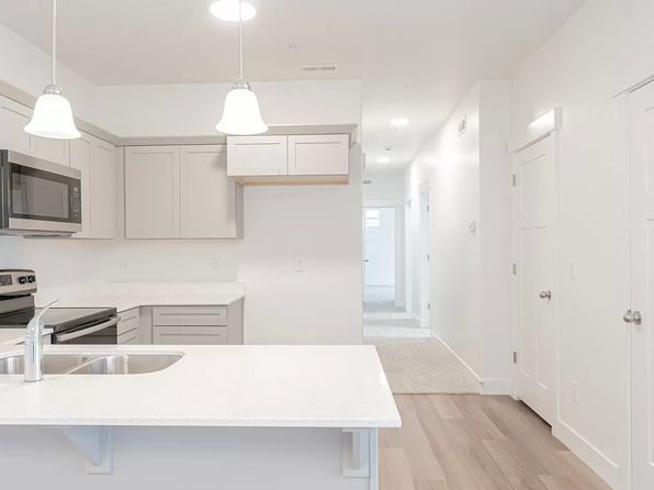 13606 S Hanley Ln W #R303