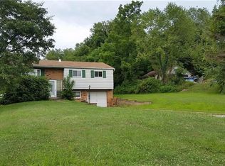 3876 New Texas Rd, Pittsburgh, PA 15239