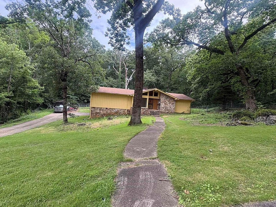 1st image of 1624 Farmington Rd