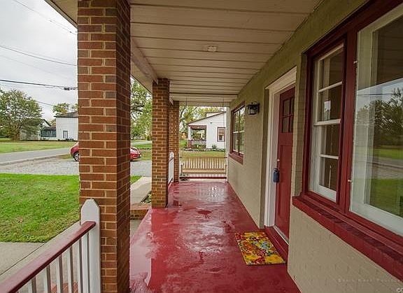 3rd image of 3950 Oakleys Ln