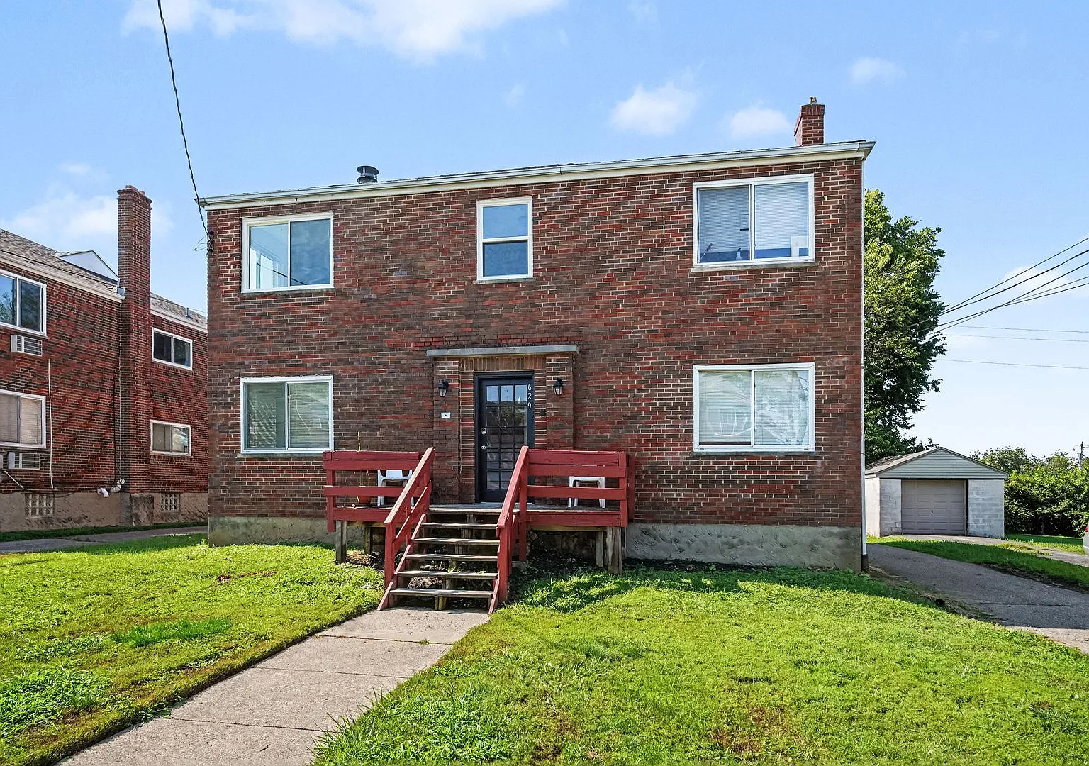 629 Maple Dr, Cincinnati OH 45215 — Photo 2