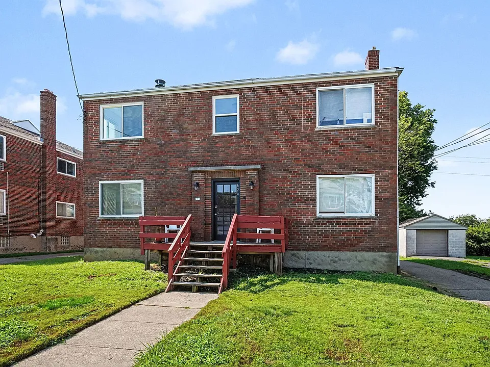 629 Maple Dr