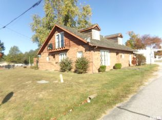 712 E Franklin St, Sesser, IL 62884